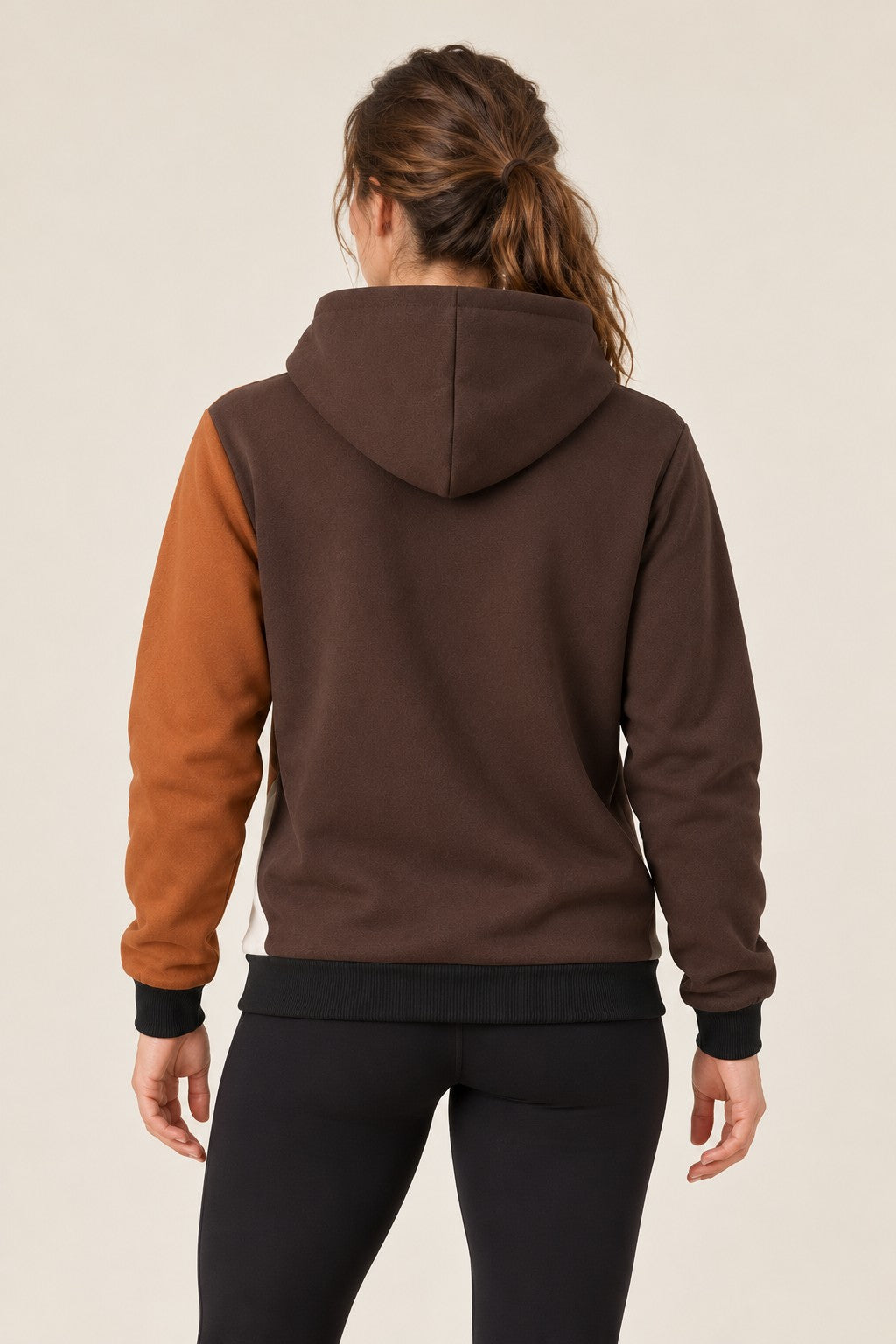 Felpa con cappuccio BLOCK Dakota a 4 colori indossata da donna - retro - Rupe Clothing